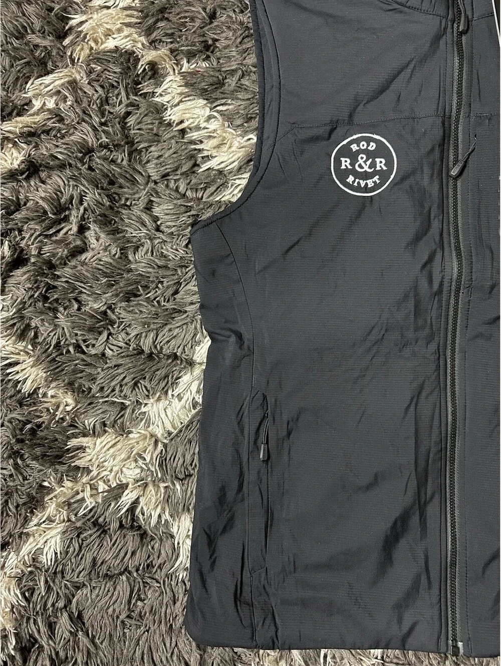 NWT Orvis PRO Insulated Vest Small Black Rod R&R Rivet Polartec Primaloft Fly